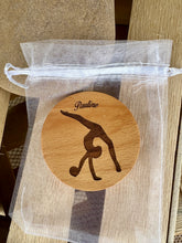 Charger l'image dans la galerie, Miroir de poche en bois à personnaliser
