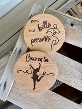Charger l'image dans la galerie, Miroir de poche en bois à personnaliser