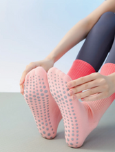 Charger l'image dans la galerie, Chaussettes Yogas &amp; Pilates antidérapantes- Personnalisables (37-42)