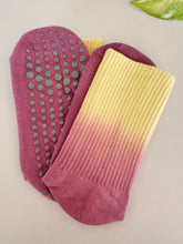 Charger l'image dans la galerie, Chaussettes Yogas &amp; Pilates antidérapantes- Personnalisables (37-42)