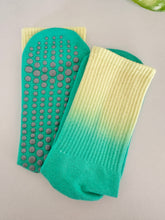 Charger l'image dans la galerie, Chaussettes Yogas &amp; Pilates antidérapantes- Personnalisables (37-42)