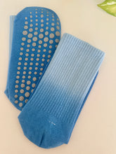 Charger l'image dans la galerie, Chaussettes Yogas &amp; Pilates antidérapantes- Personnalisables (37-42)