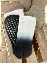 Charger l'image dans la galerie, Chaussettes Yogas &amp; Pilates antidérapantes- Personnalisables (37-42)