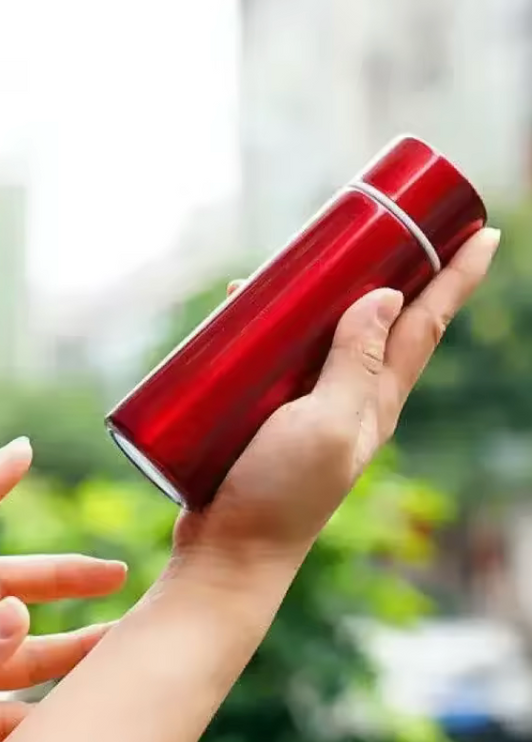 Mini thermos pratique à transporter