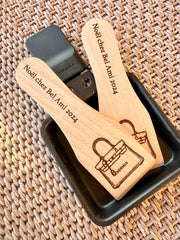 Spatule en bois pour raclette avec personnalisation noël